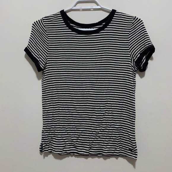 5 for $30! ✨STRIPED T-SHIRT BUNDLE✨ - Picture 4 of 6